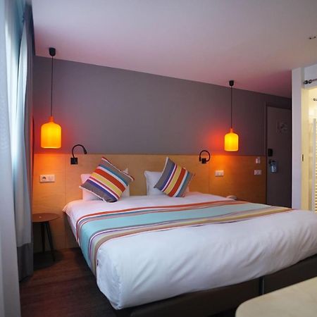 La Regence Hotell Courbevoie Exteriör bild